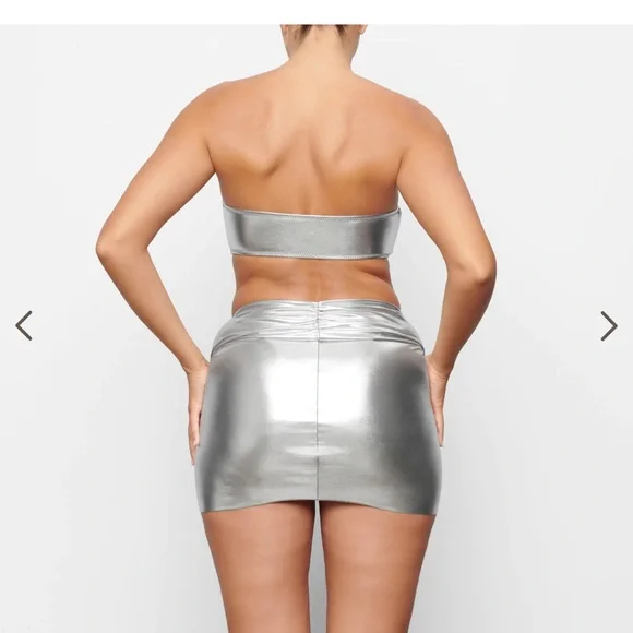 SKIMS METALLIC SWIM SARONG MINI SKIRT - Picture 14 of 15